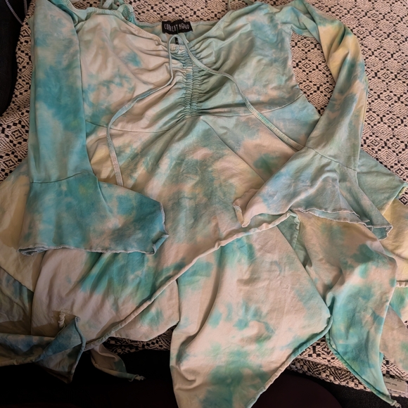 Current Mood Asymmetrical Dress in Green and Yellow - Picture 8 of 12